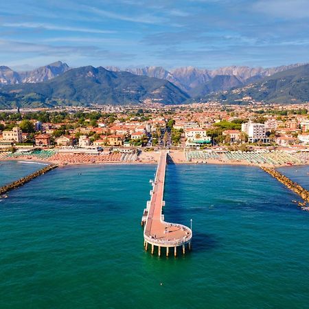 Appartamento Moderno Sul Mare Marina di Massa Esterno foto
